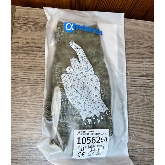 Complete Gardening Bundle White Flower Pot, Green Hose Nozzle & Work Gloves O - Picture 6 of 9